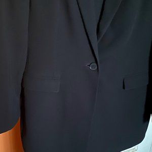2Pc Jones New York Black Pant Suit Size 6